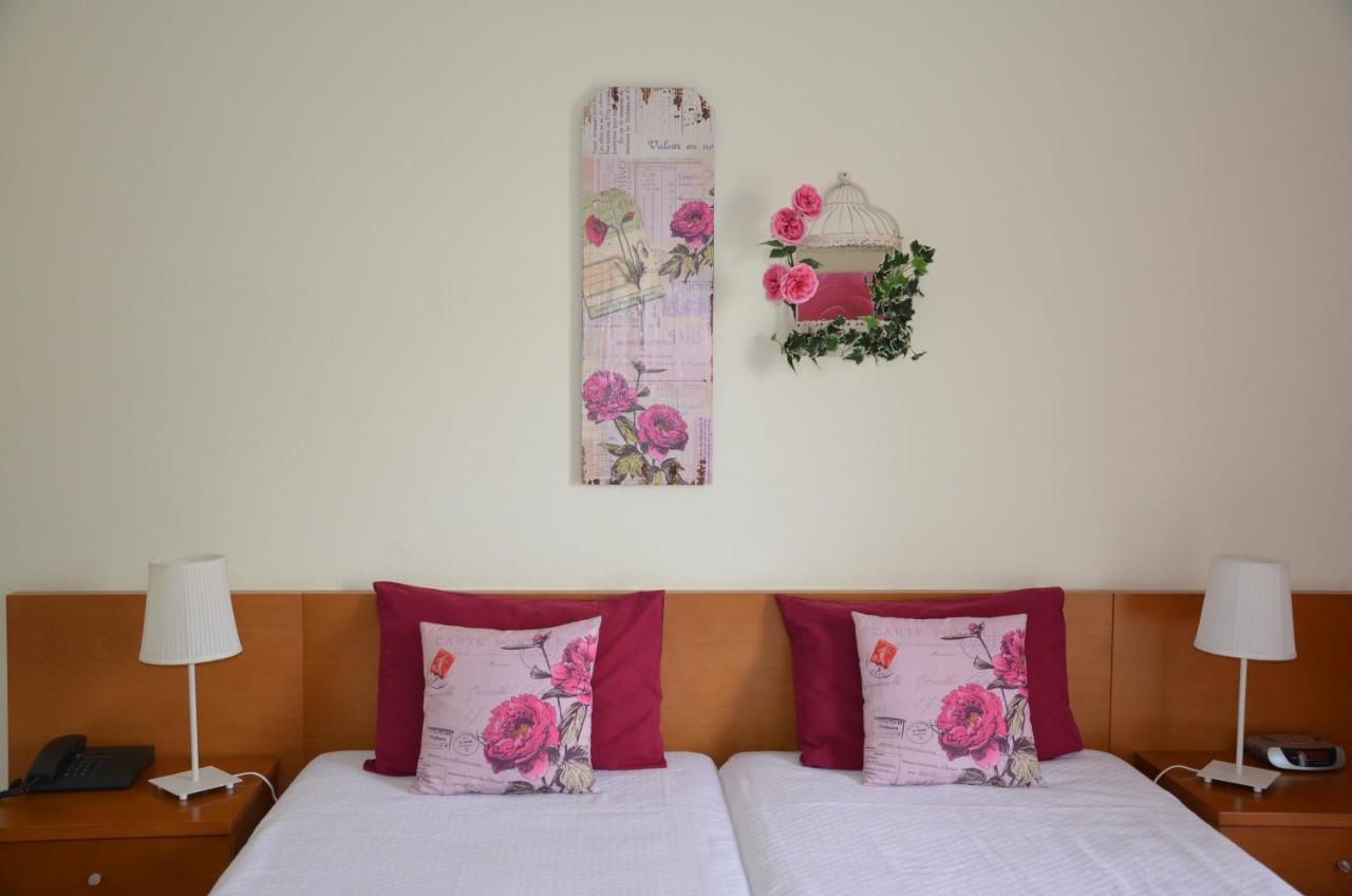 Abla Guest House การ์กาแวโลส ภายนอก รูปภาพ
